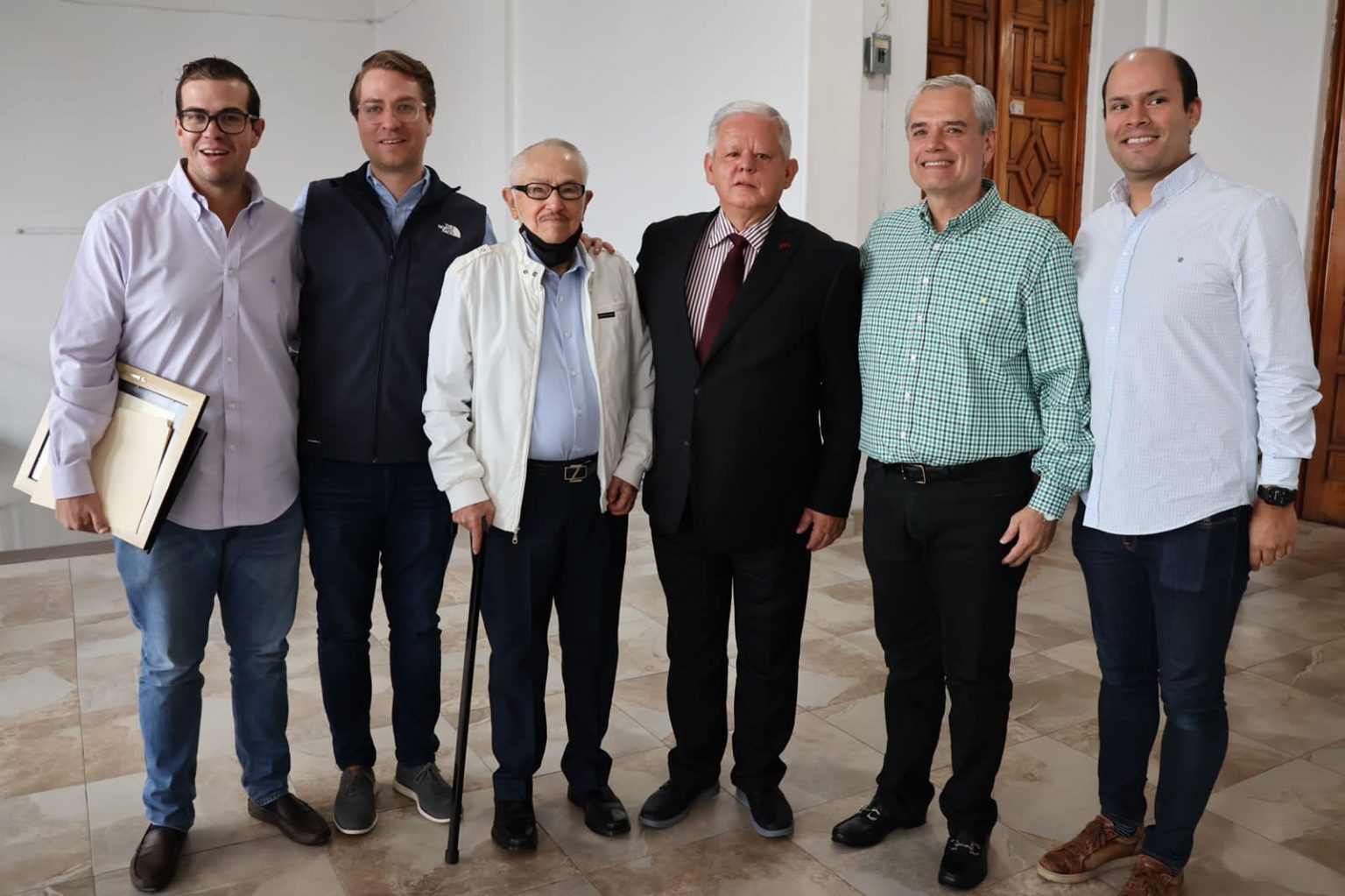 Gobierno De Carlos Peredo Reconoce A Ciudadanos Ejemplares De Teziutl N