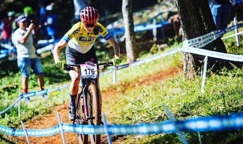 Conquista Daniela Campuzano la Copa Internacional de Ciclismo de Montaña en Brasil
