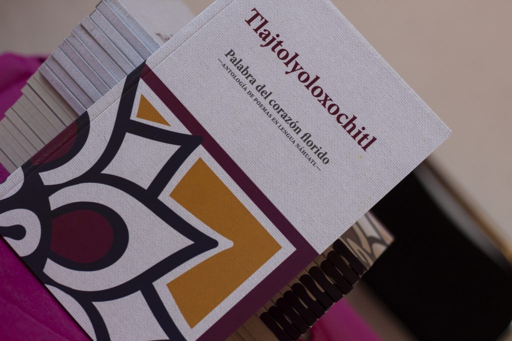Presentaron antología de poemas en lengua Náhuatl