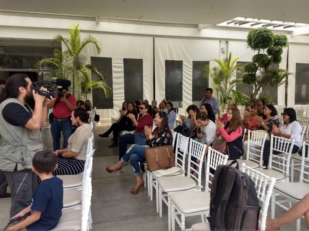 Cárdenas no logró convocar ni a 30 mujeres en San Andrés Cholula