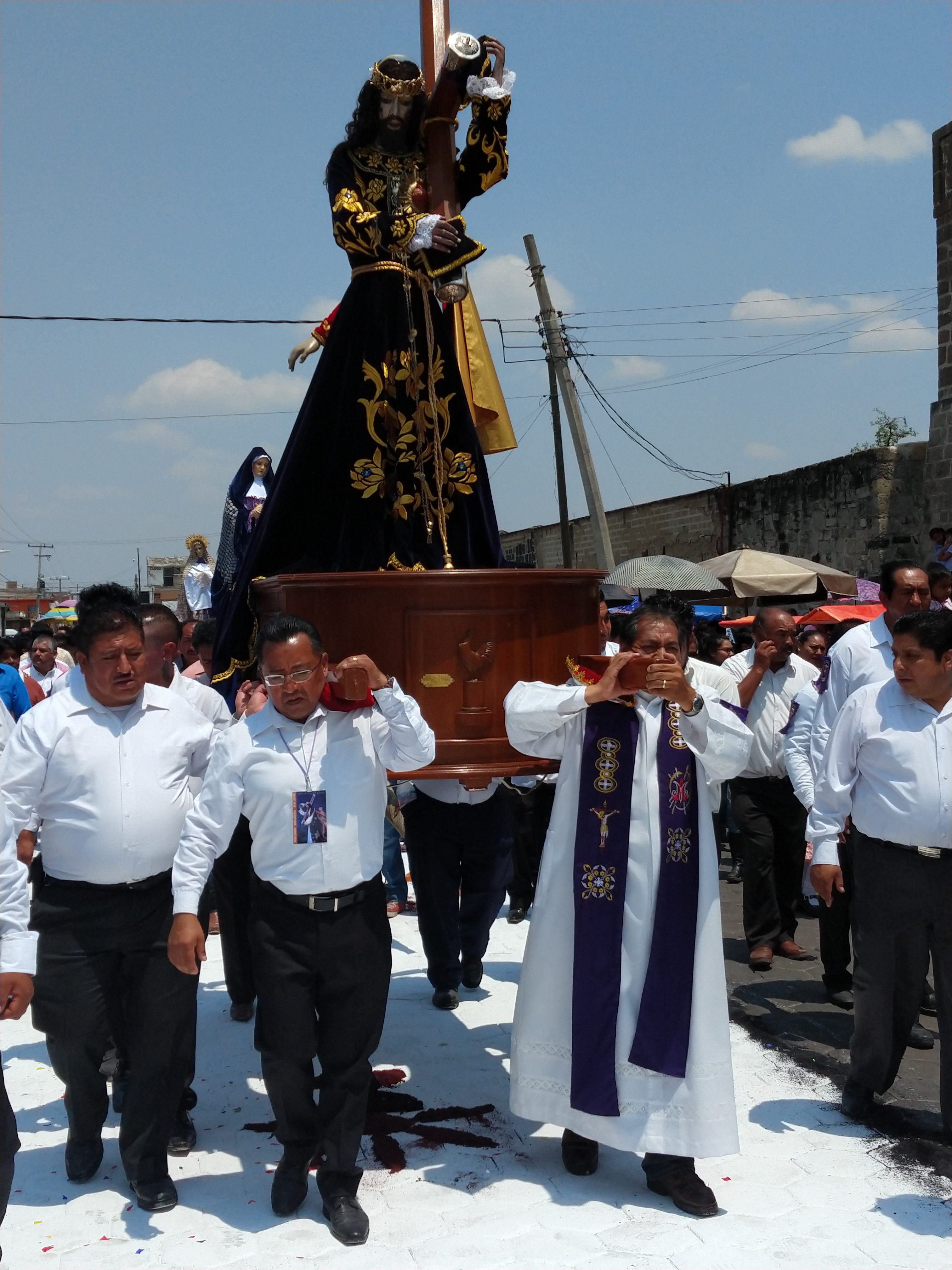 Huejotzingo realiza Viacrucis de Semana Santa
