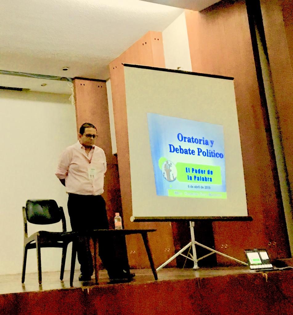 Sigue el Curso Taller Oratoria y Debate