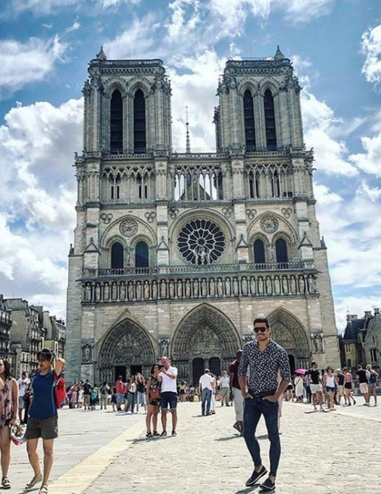 Artistas consternados por incendio en catedral de Notre Dame