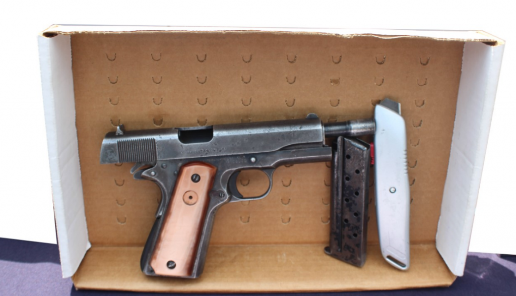 Policías municipales de Puebla detuvieron a pareja por robo a paquetería