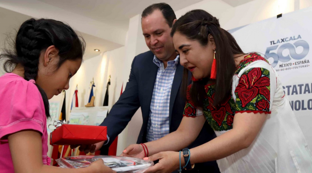 Premia SEDECO a ganadores del tercer concurso de pintura infantil sobre ciencia, tecnología e innovación