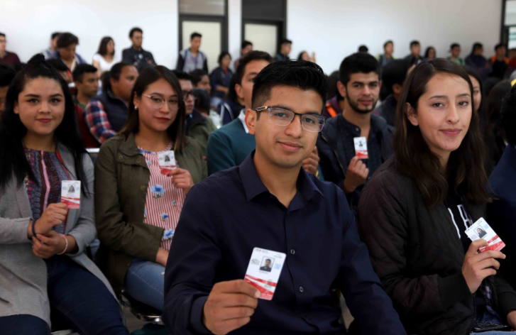 Apoya Secte a 750 estudiantes del tecnológico de Apizaco con credenciales de descuento