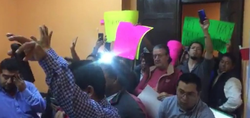 “Descarado, desvergonzado entrega las boletas” retumba en el SETEP