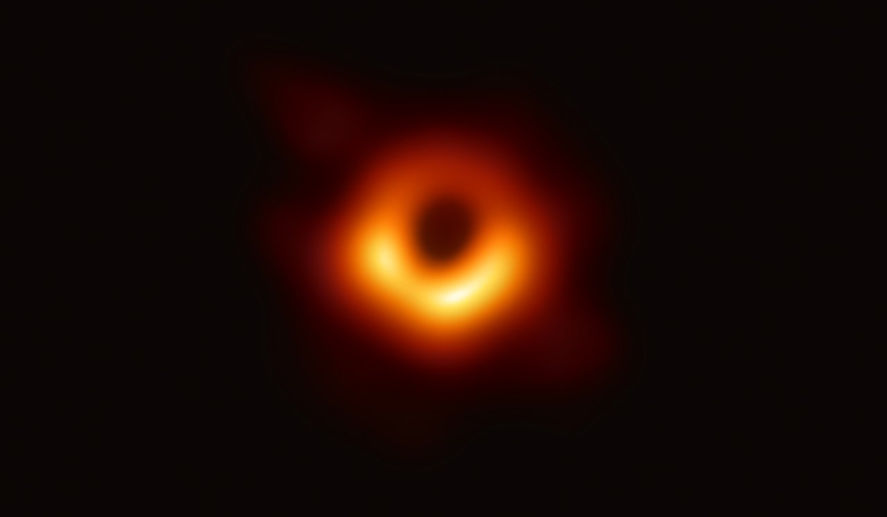 Astrónomos capturan la primera imagen de un agujero negro