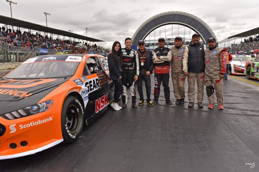 “Pistón” Contreras jr consigue un top 10 en su regreso a Nascar Peak México