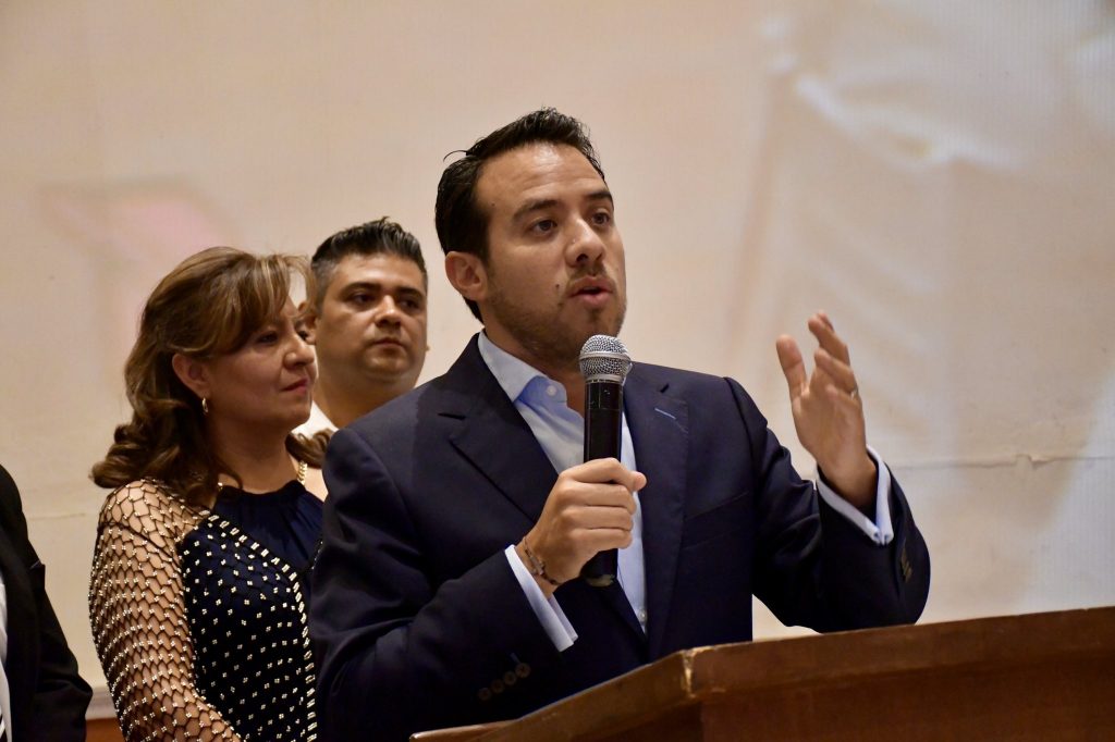 Pide Oswaldo Jiménez no ventilar conflictos internos partidistas en su bancada.