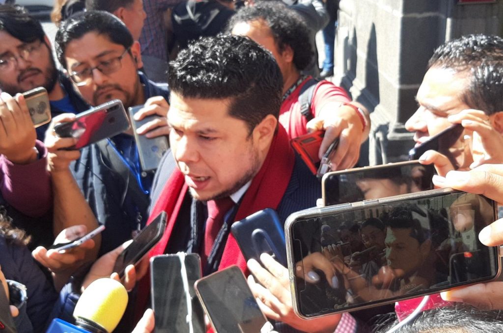 No cederemos a presiones de la BUAP, presume Biestro