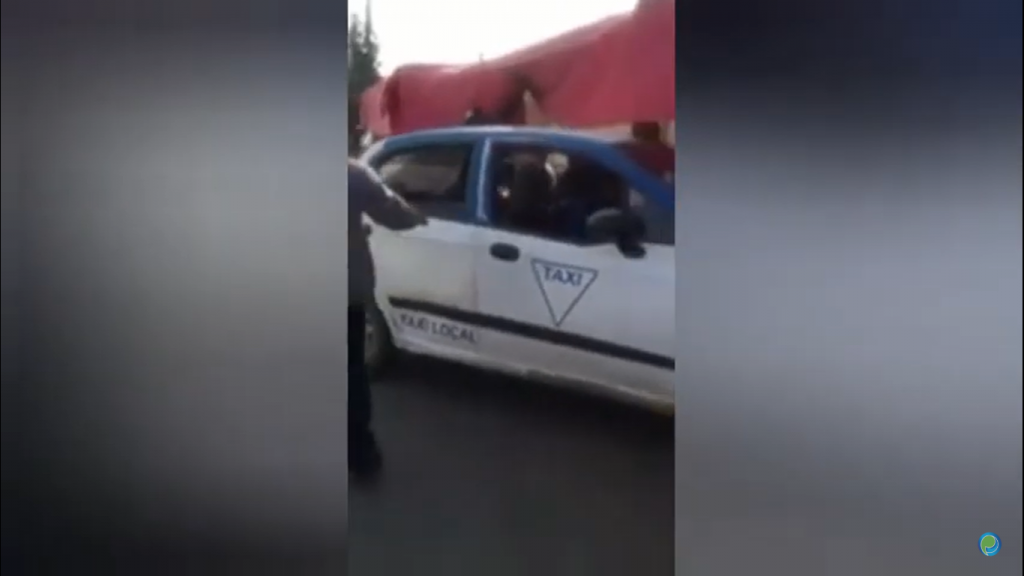Taxista sufre infarto y casi arrolla a familia