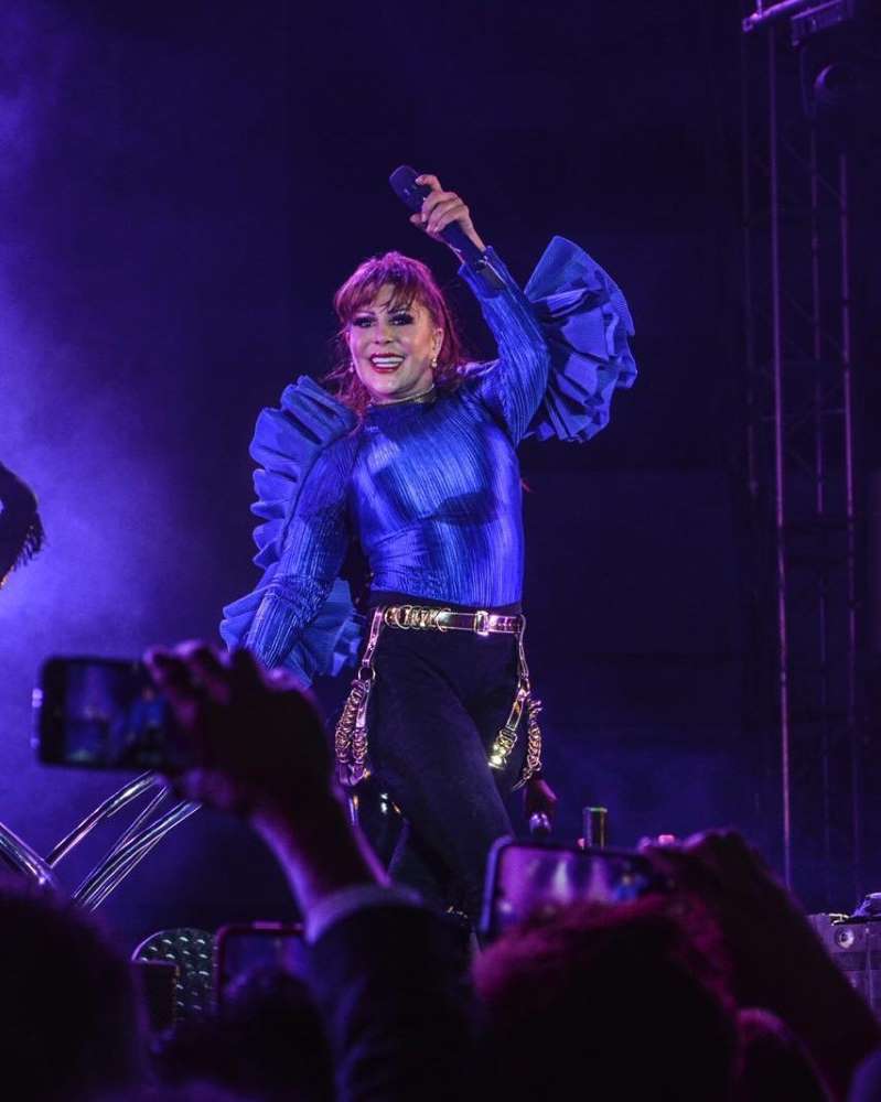 Alejandra Guzmán cancela concierto por cirugía de emergencia