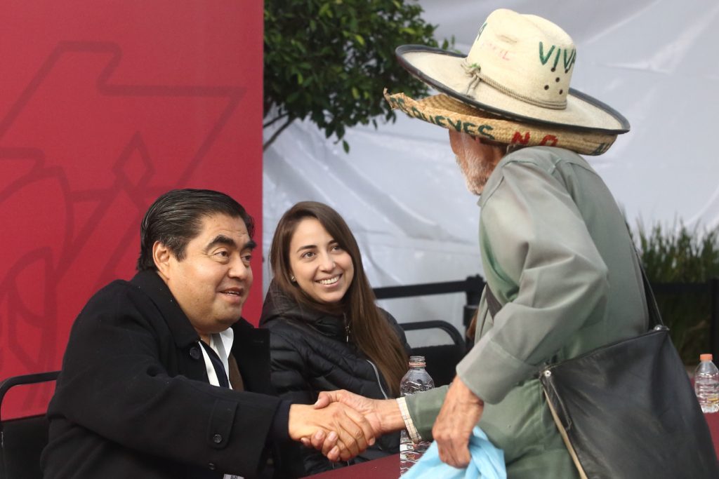 Atiende gobernador Miguel Barbosa más peticiones en Jornada de Atención Ciudadana