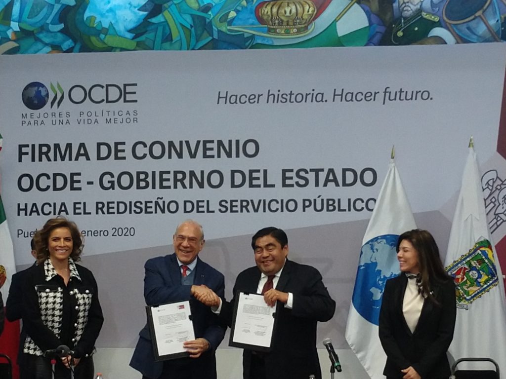 Firma gobierno convenio con la OCDE
