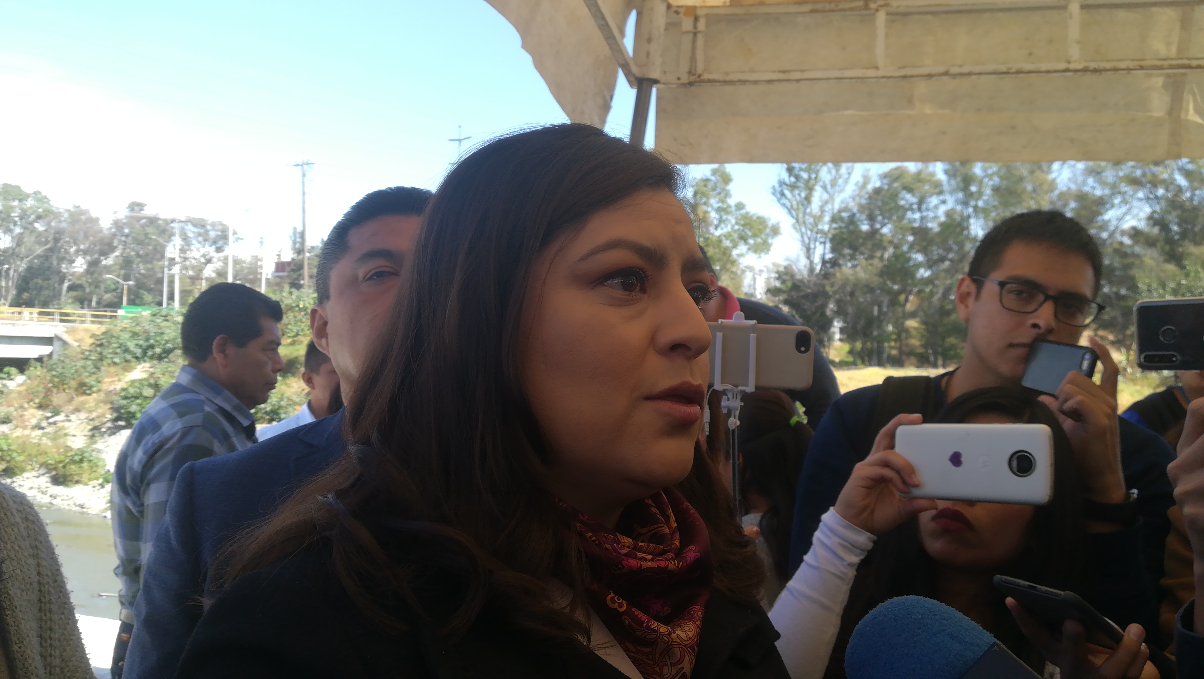Trabajadores que se manifiesten en horarios de trabajo violan la ley, alerta Claudia Rivera