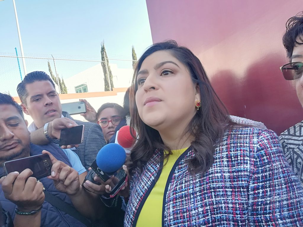Claudia Rivera anuncia retiro de macetas en la 2 oriente