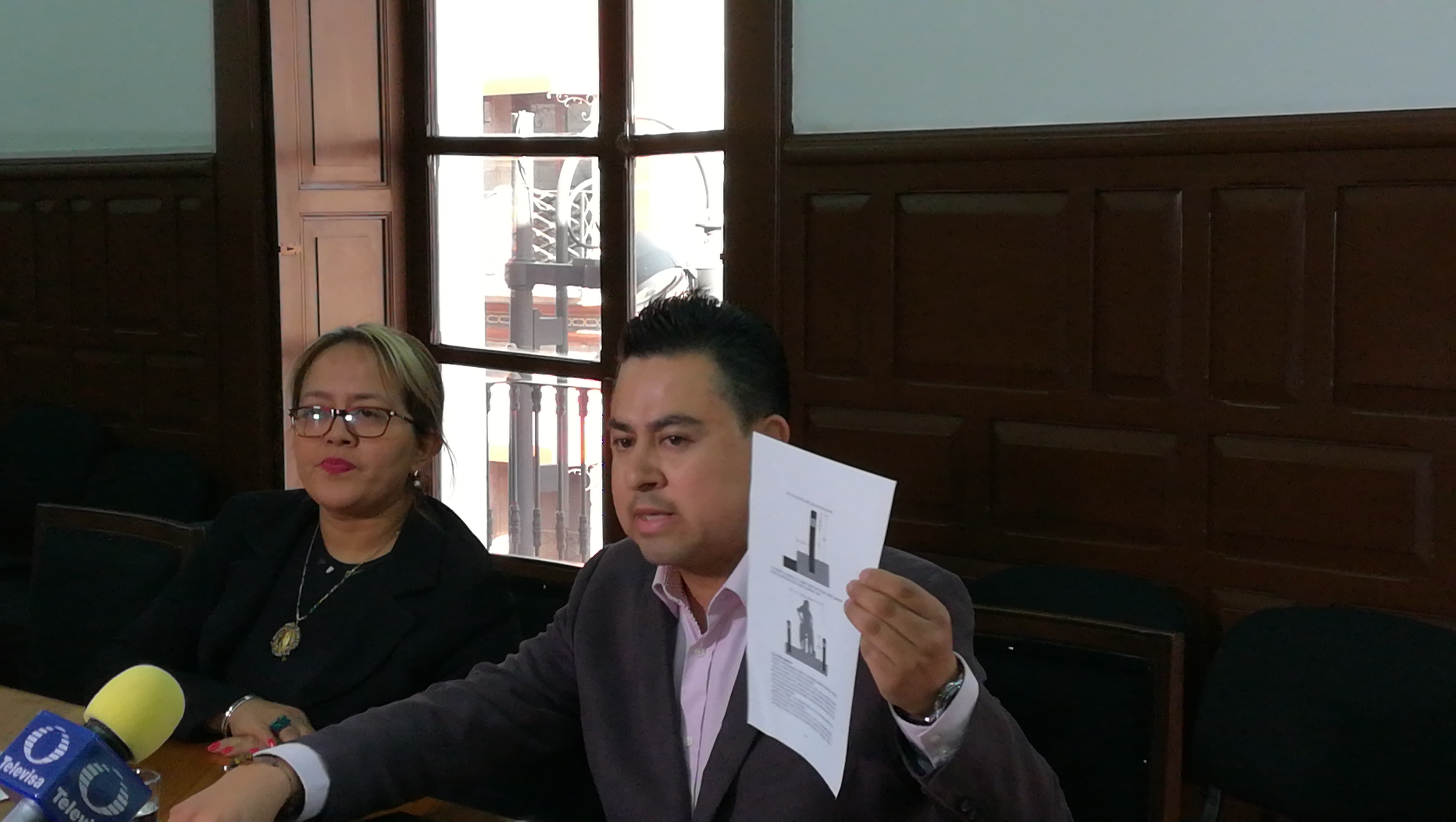 El regidor José Luis González Acosta pide destitución de Rubio Acle