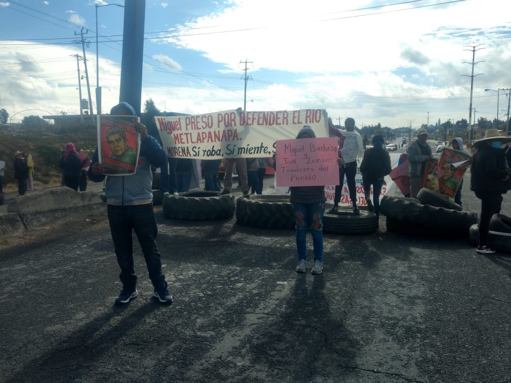 Retoman el bloqueo de la México-Puebla, pero esta vez por lapsos y boteo