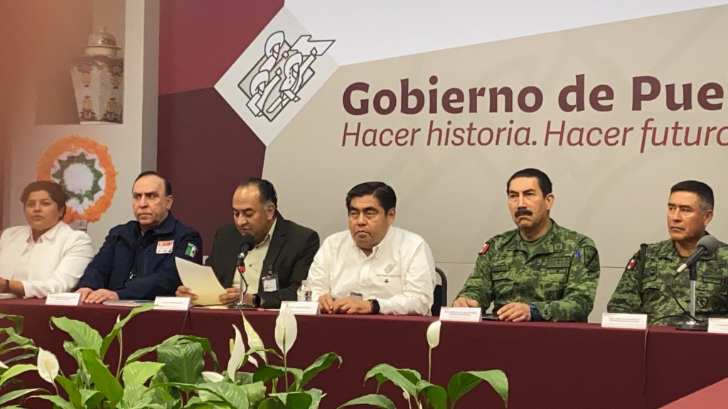 Gobernador Barbosa firma convenio de seguridad con ediles de la zona metropolitana