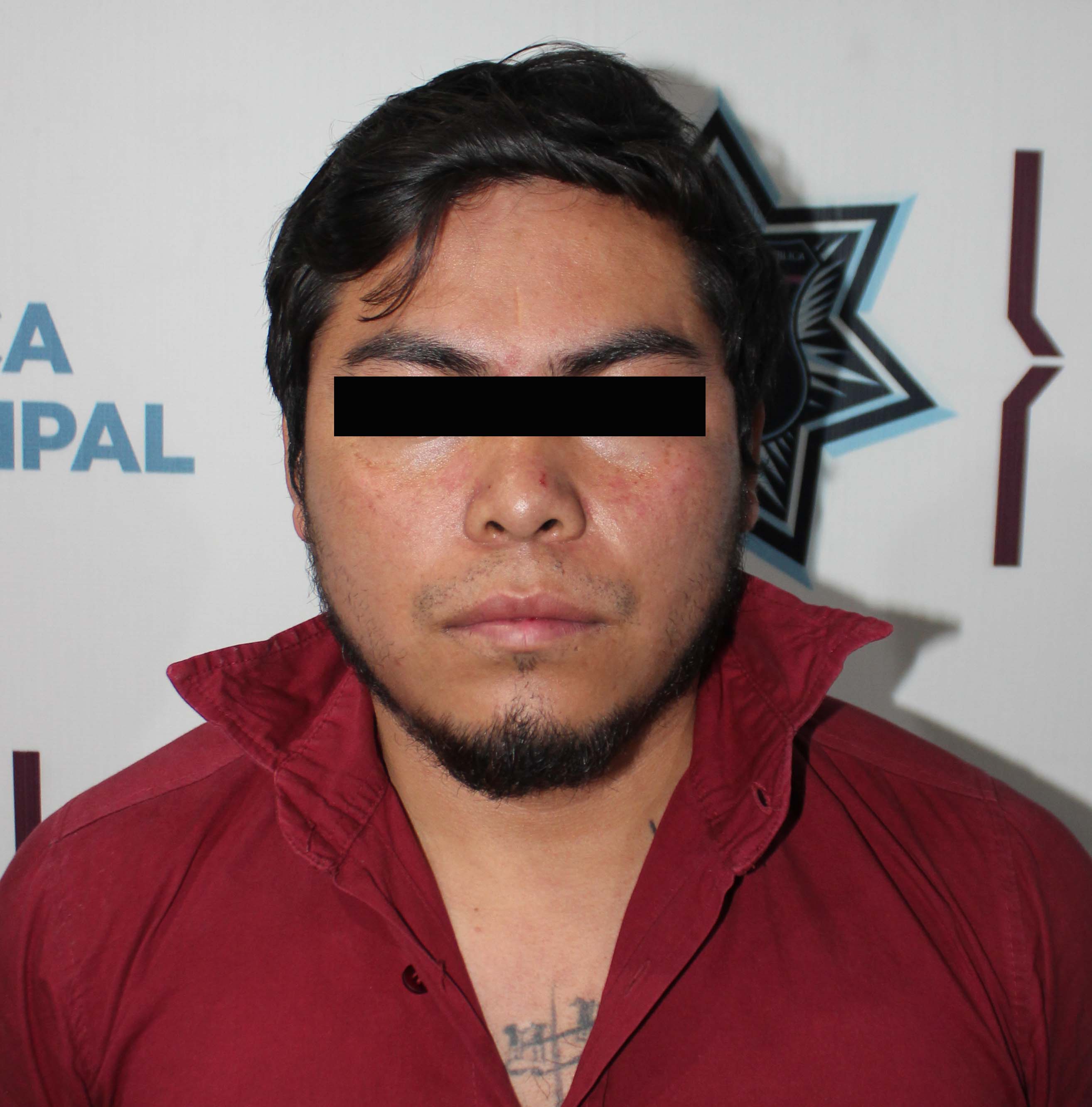 Detuvo policía municipal de Puebla a tres personas por robo en agravio de un taxista