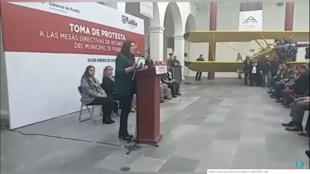 Claudia Rivera tomó protesta a directivas de vecinos