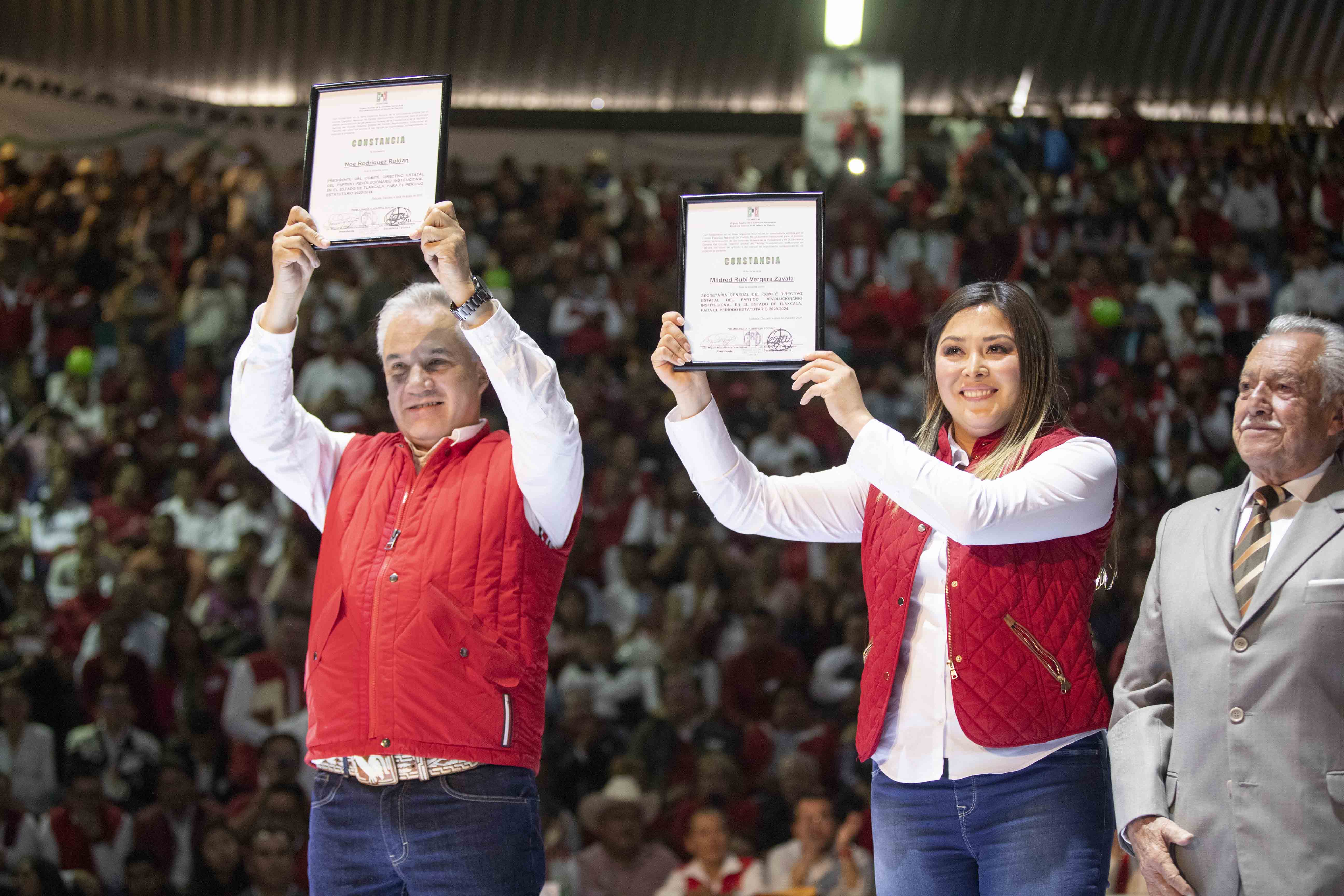 En acto masivo Noé Rodríguez asume Presidencia Estatal del PRI