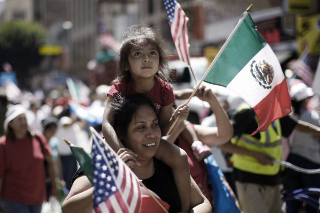 Podrán migrantes capacitarse en política.