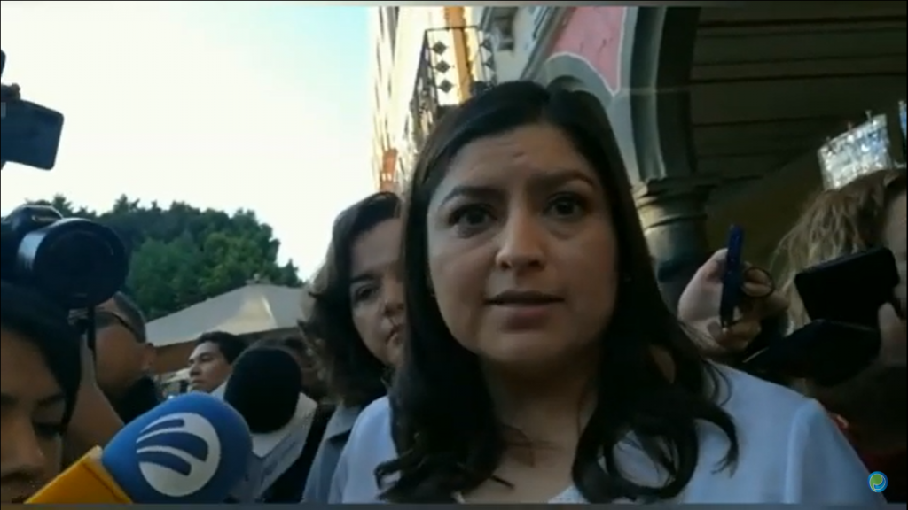 Presidenta Claudia Rivera defendió instalación de las villas de ambulantes en la 5 de mayo