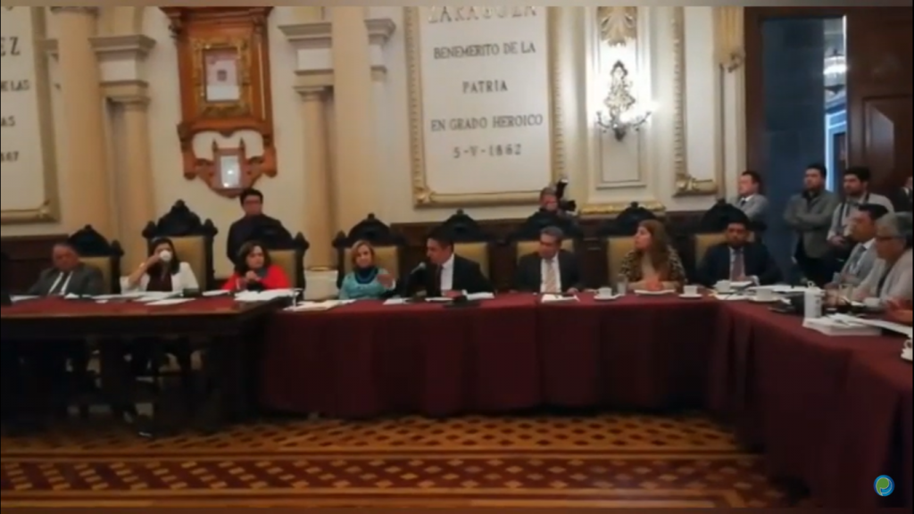 Cabildo analiza retiro de bolardos y regidores exigen superar la soberbia