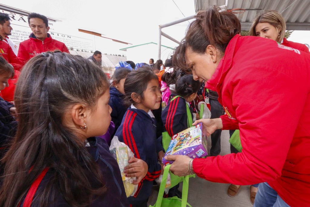 Concluye Sandra Chávez “Caravana Día de Reyes” del DIF Estatal
