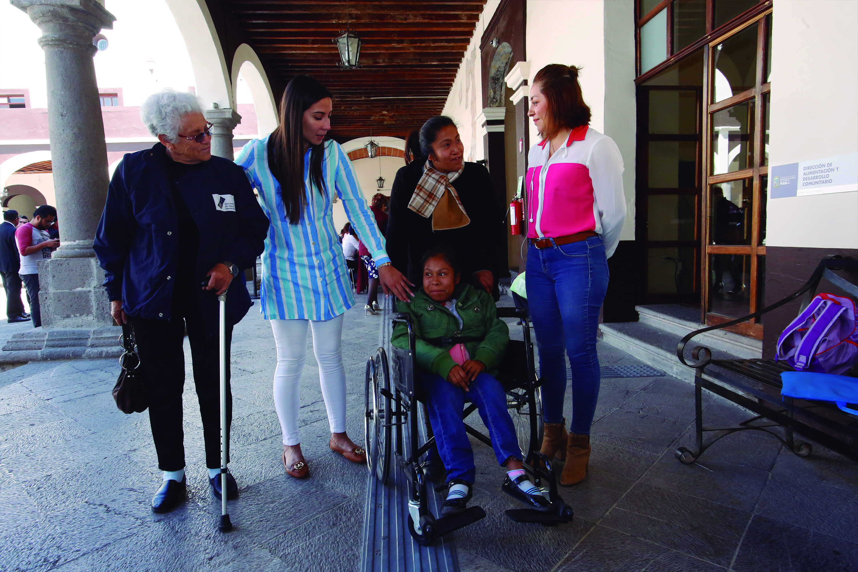 Con entrega de sillas de ruedas,apoya SEDIF a ciudadanos