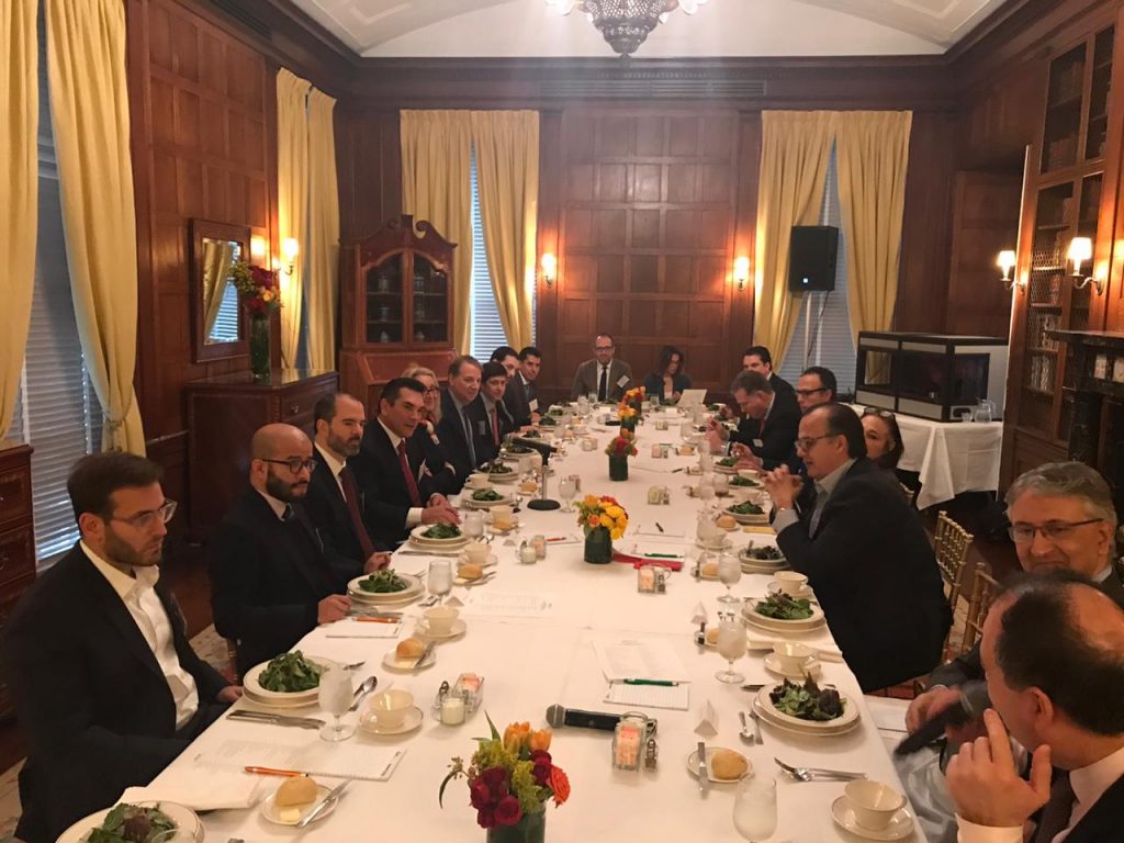 Aportan migrantes el 2.7% del PIB, pero han reducido los servicios consulares para ellos:Alejandro Moreno.