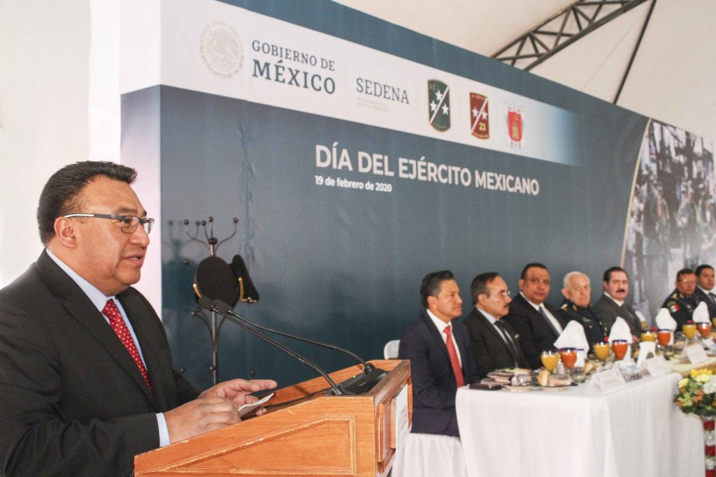 Encabeza SEGOB ceremonia del día del ejército.