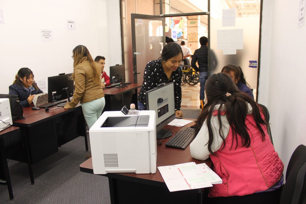 Instala SECTE módulo especial en Ocotlán para canje de placas.