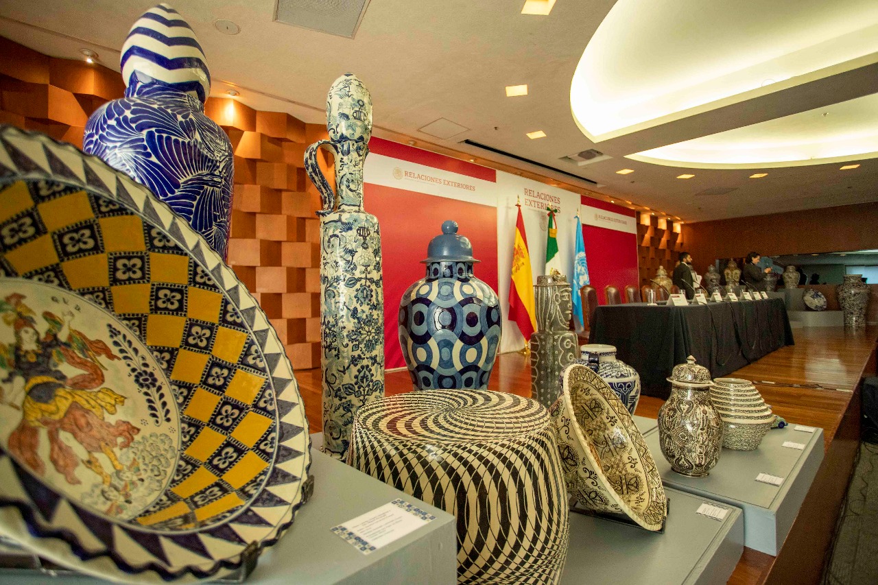 Entrega UNESCO a Tlaxcala certificación de patrimonio cultural inmaterial por Talavera artesanal.