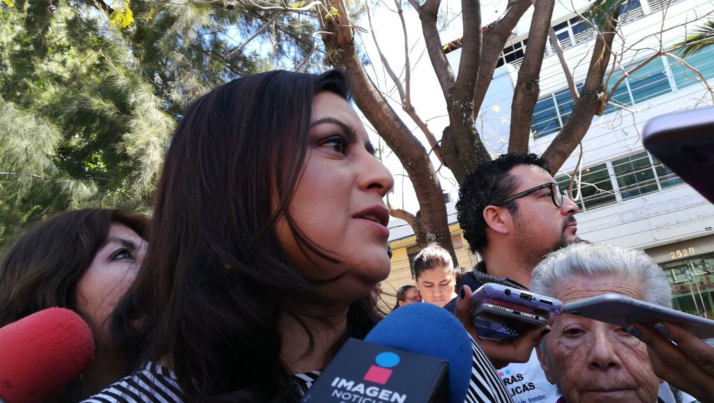 Claudia Rivera planea retirar alrededor de 100 comerciantes informales en tres meses