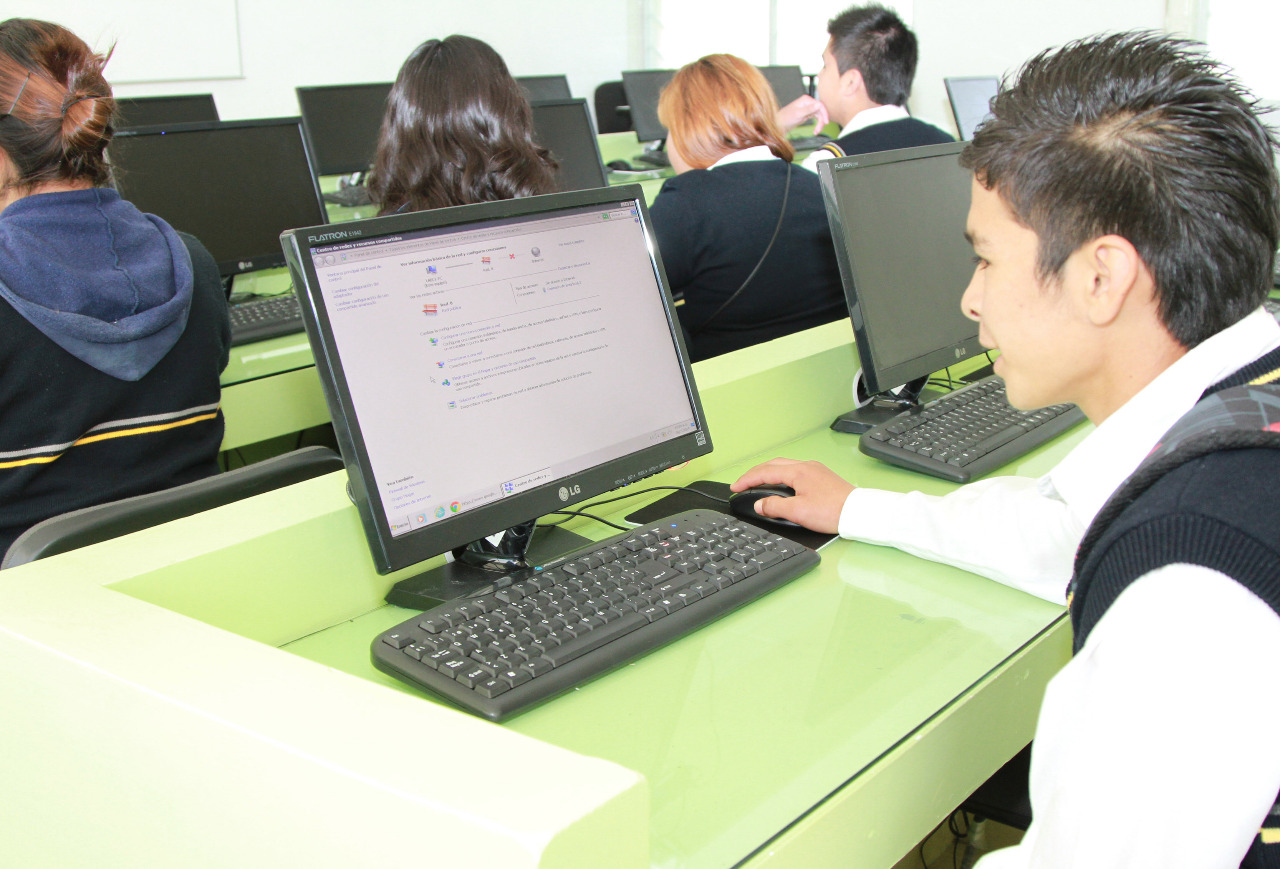 Más de mil 200 alumnos beneficiados con el servicio digital de COSSIES.