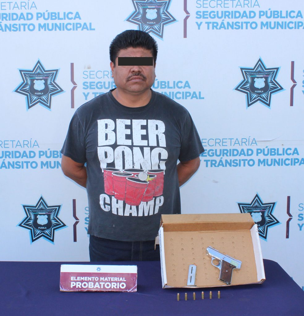 Aseguró policía municipal de Puebla un arma de fuego; hay un hombre detenido