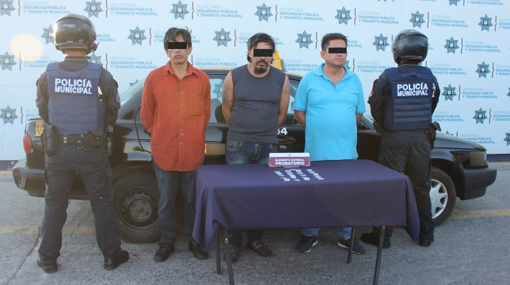 Detuvo SSC de Puebla a tres hombres 3 hombres en posesión de 20 dosis de posible cocaína