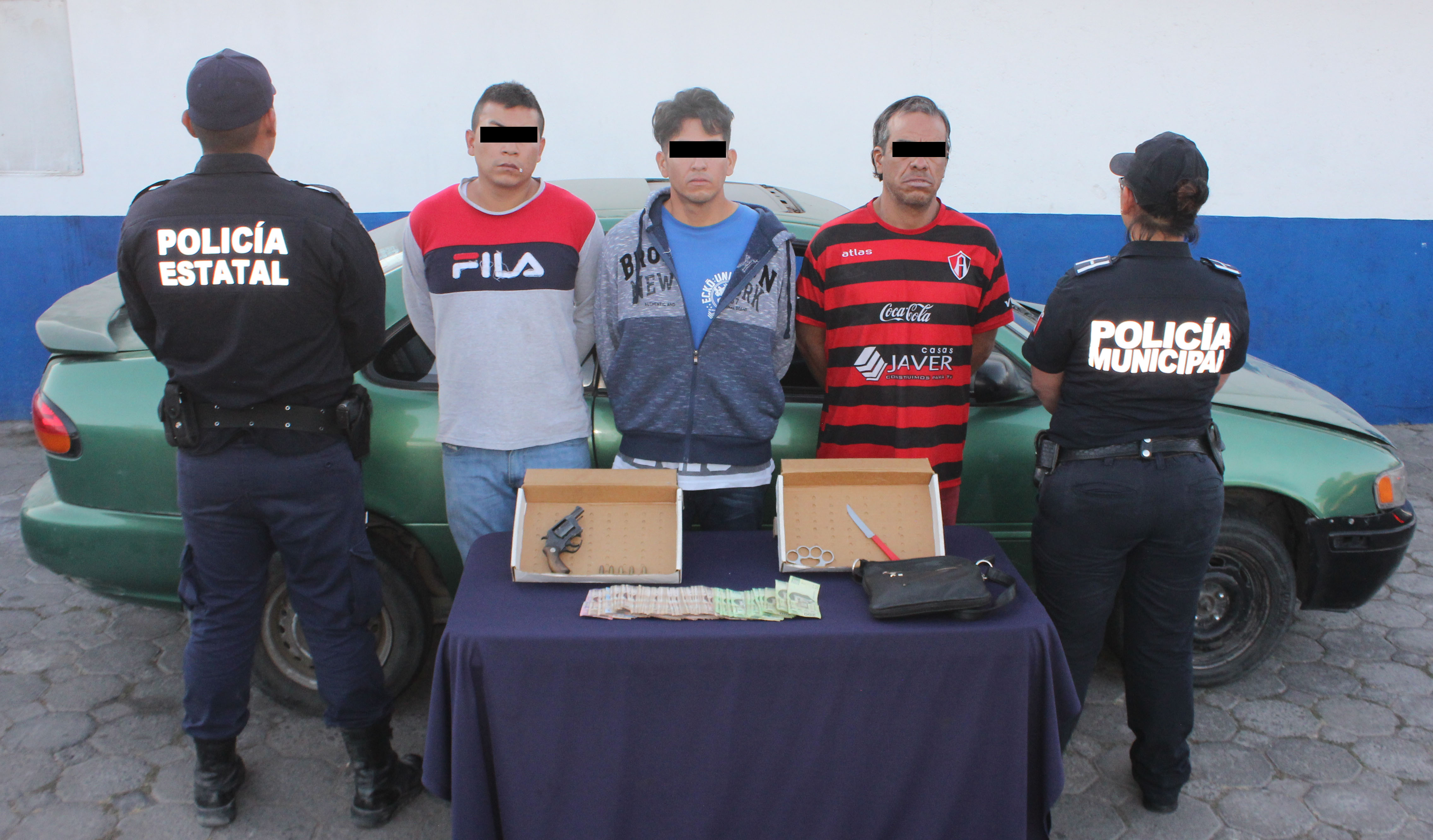 Detuvieron SSP y SSC de Puebla a tres probables asaltantes de cuentahabiente.