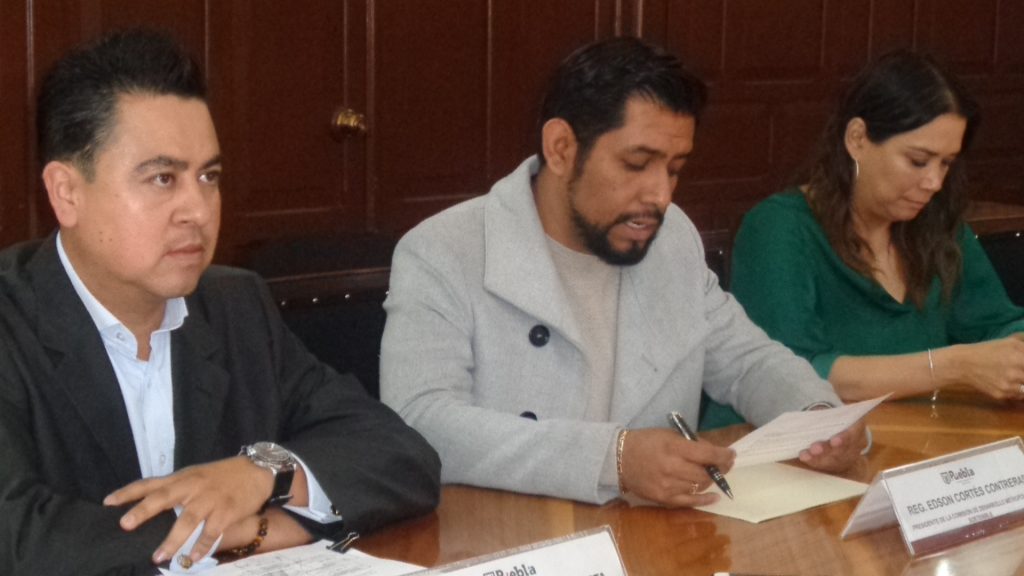 Debe aclararse el tema de los bolardos, afirma regidor José Luis Acosta