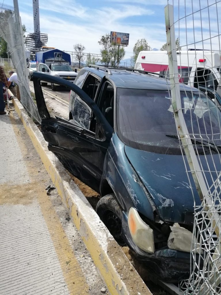 La tarde de este jueves se registró un choque en la vía Atlixcayotl