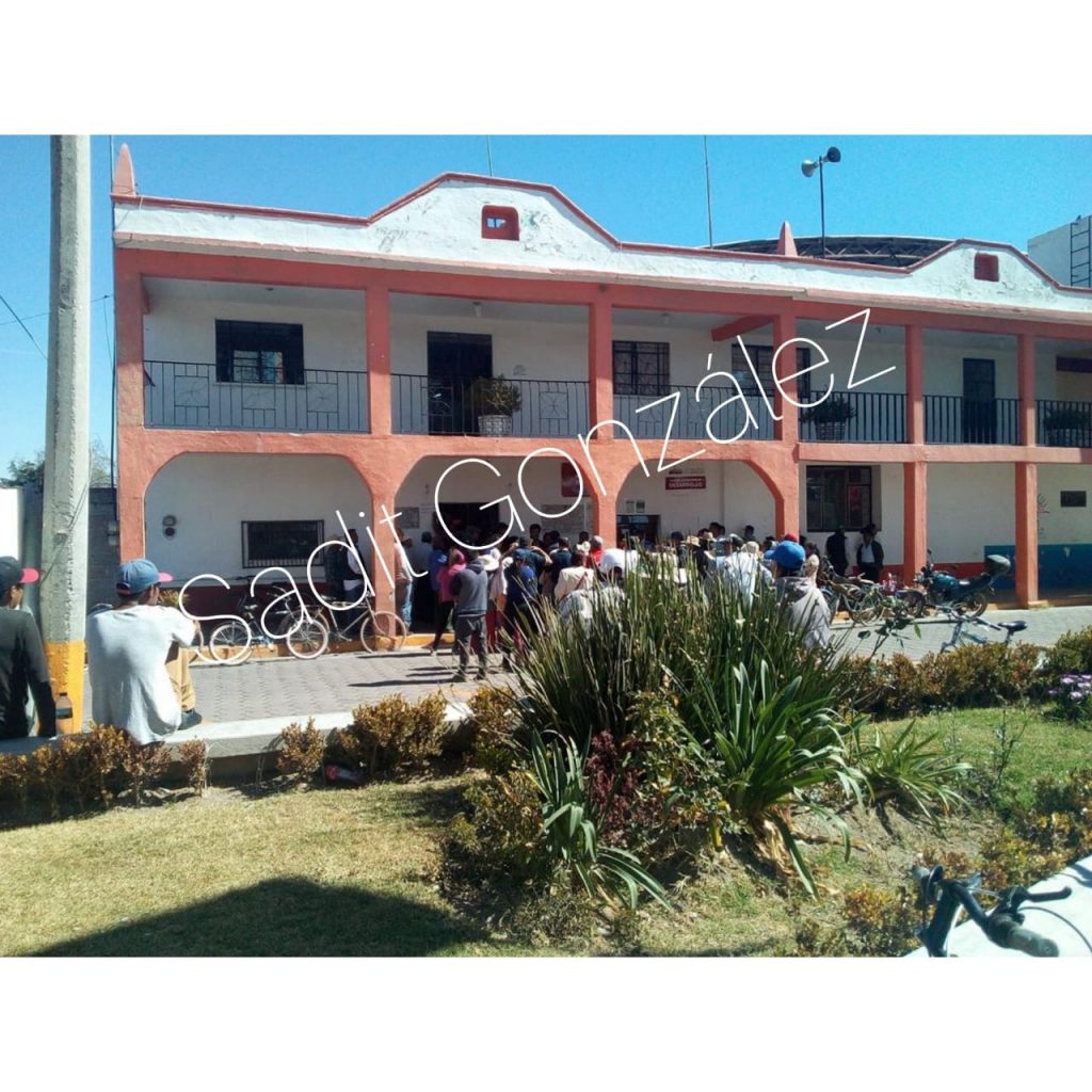 Pobladores toman la presidencia de la Magdalena Tetela