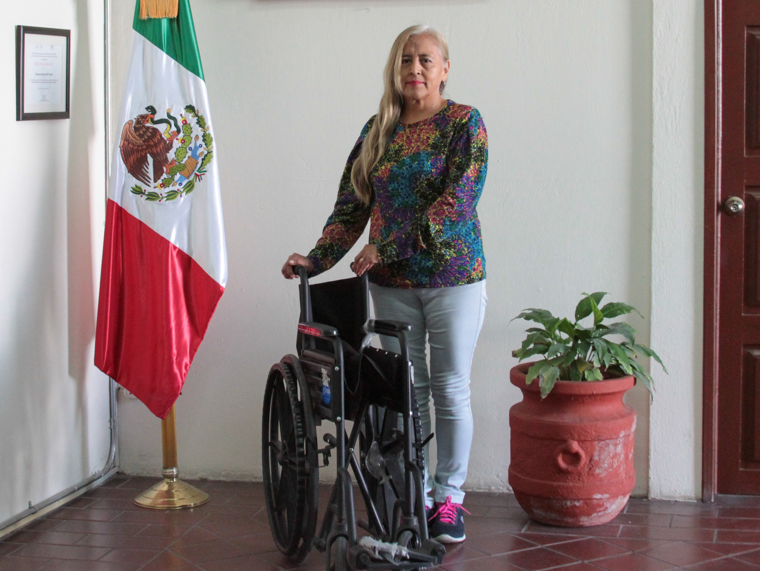 Apoya SEDIF a persona con discapacidad de Yeloixtlahuaca.