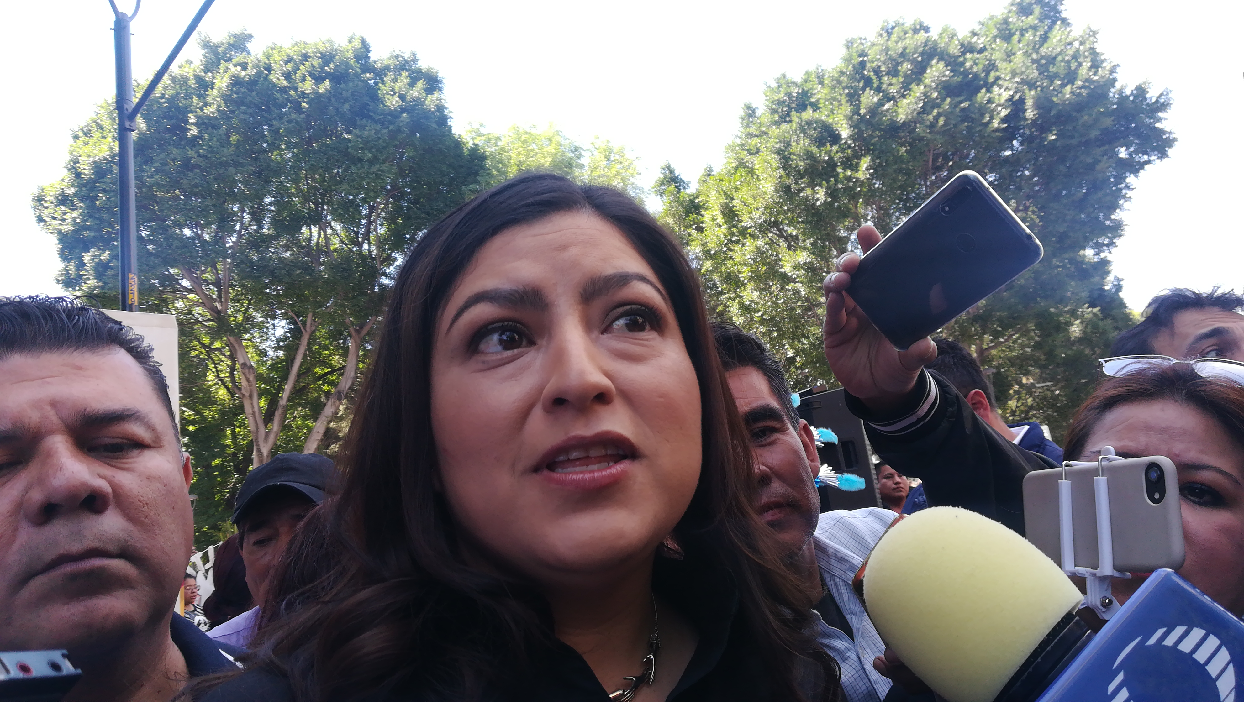 Claudia Rivera pide apoyo a la sociedad para evitar feminidicios