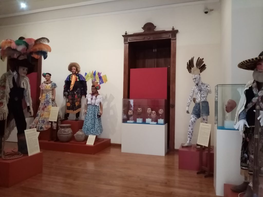 De lo profano a lo sagrado. Danzas tradicionales de México