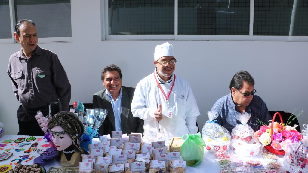 Fomentan SEDIF y CREE emprendedurismo y autoempleo entre personas con discapacidad