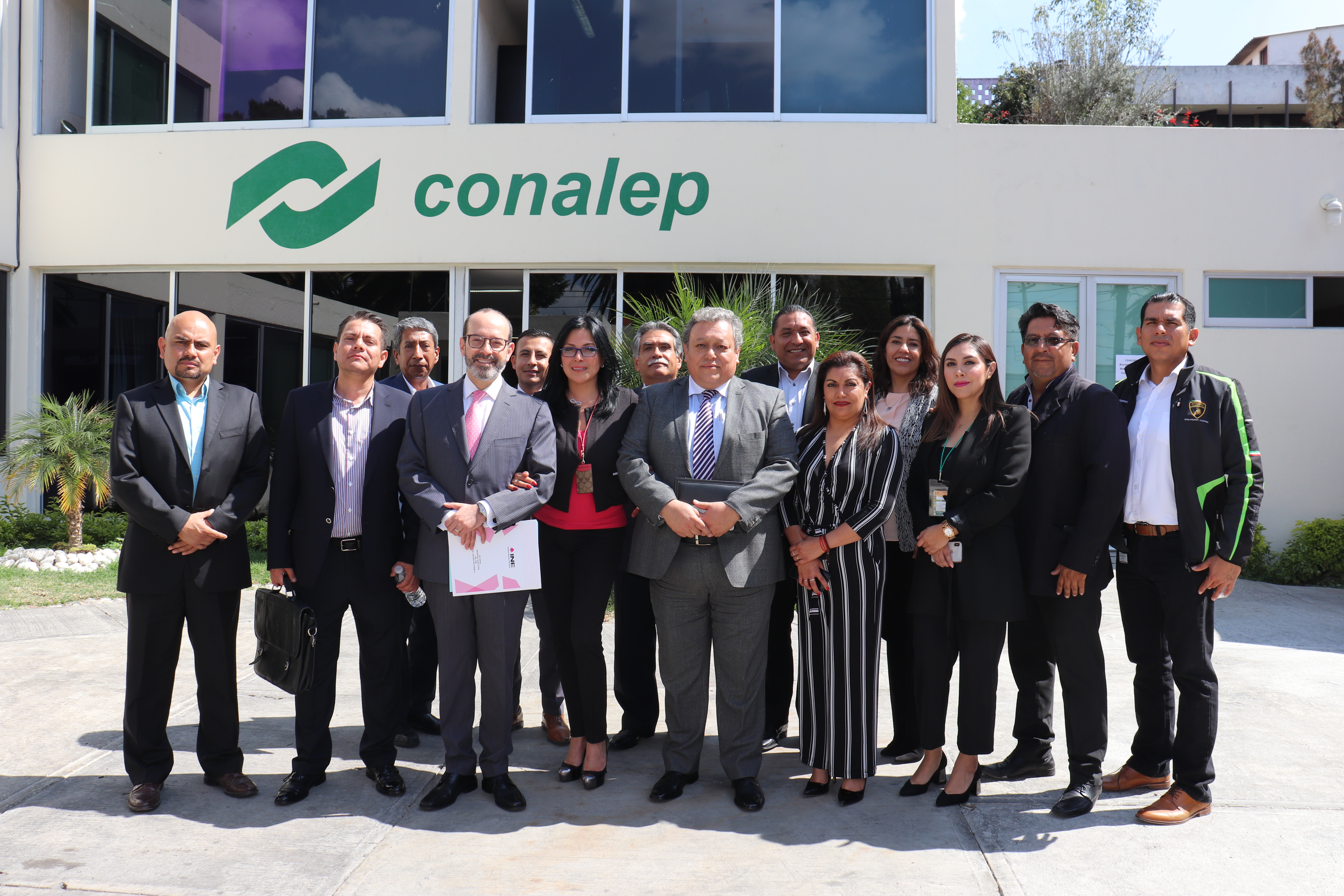Firman CONALEP Puebla e INE Puebla Convenio de Colaboración para la profesionalización continua de estudiantes
