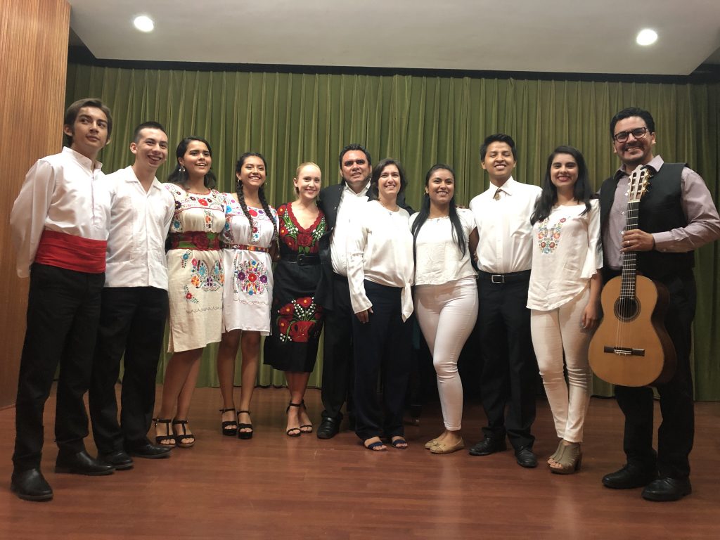Recital poético musical en el Museo Francisco Cossío
